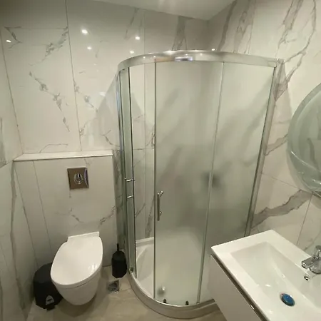 Little Aparthotel 3*